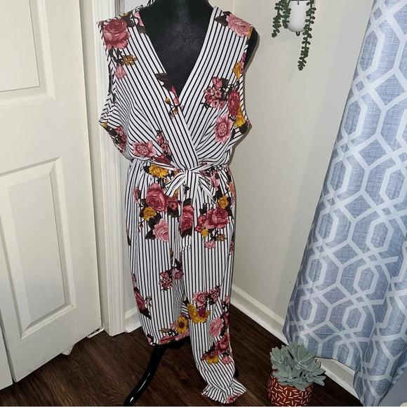 Pants - Boutique New Plus Size floral Romper